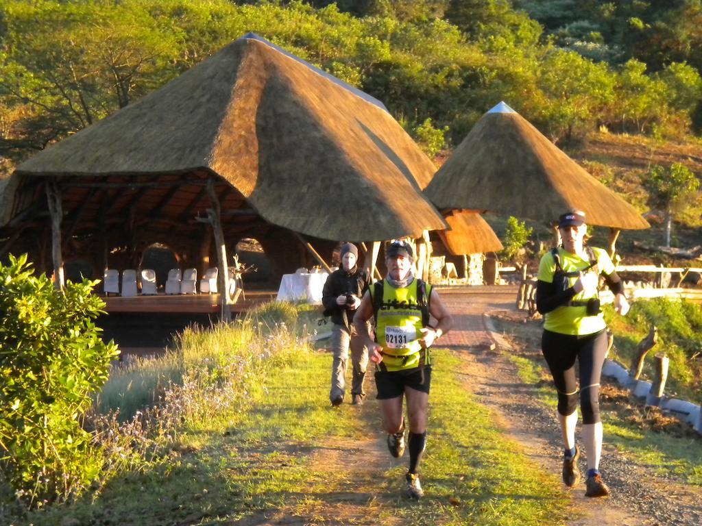 Insingizi Lodge Mid Illovo Exterior photo